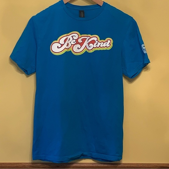 NWOT Gildan “Be Kind” Tee Shirt - Picture 1 of 8